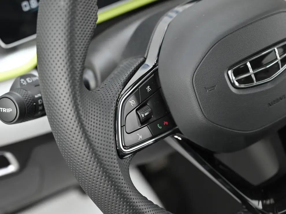 Geely Coolray — миниатюра 17