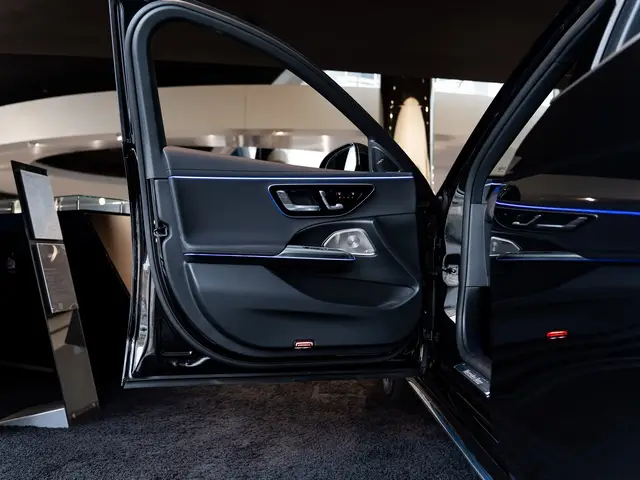 Mercedes-Benz E-Класс — миниатюра 31