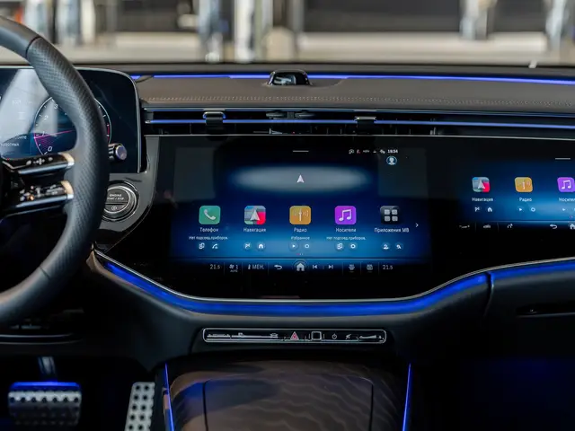 Mercedes-Benz E-Класс — миниатюра 34