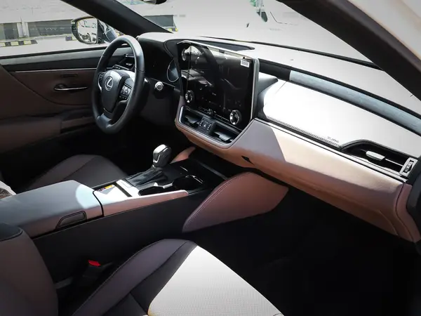Lexus ES — миниатюра 16