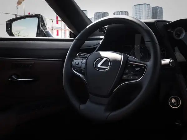 Lexus ES — миниатюра 17