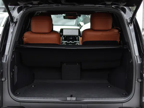 Lexus LX — миниатюра 10