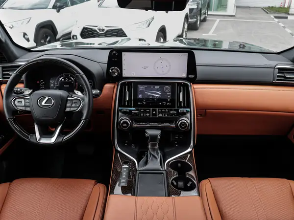 Lexus LX — миниатюра 12