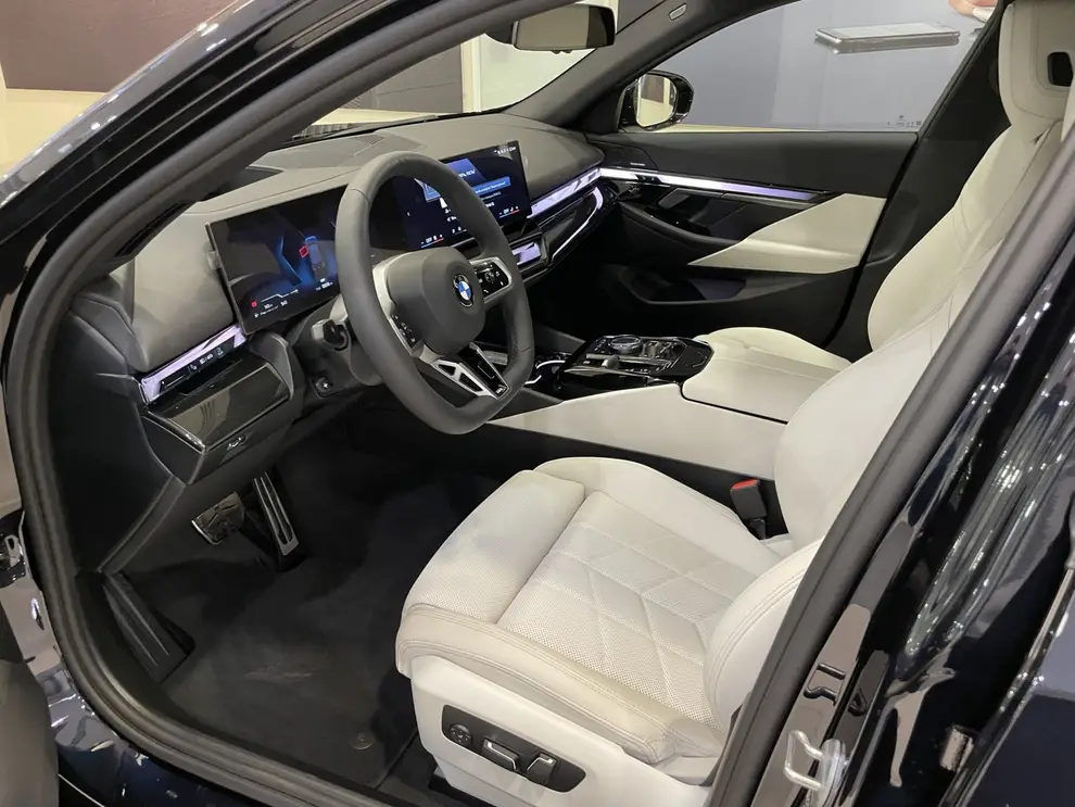 BMW 5 серия — миниатюра 26