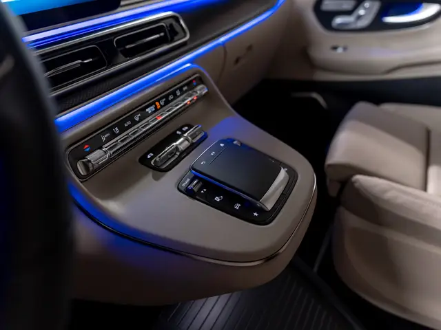Mercedes-Benz V-Класс — миниатюра 40