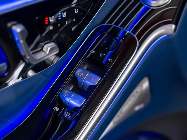 Mercedes-Benz S-Класс — миниатюра 15