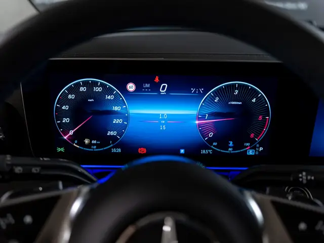Mercedes-Benz V-Класс — миниатюра 17