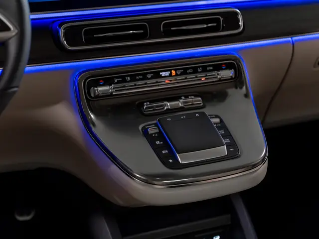 Mercedes-Benz V-Класс — миниатюра 20