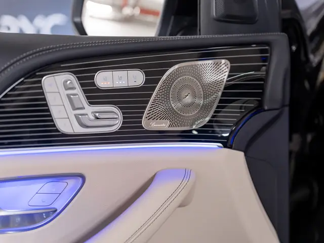 Mercedes-Benz GLS — миниатюра 25