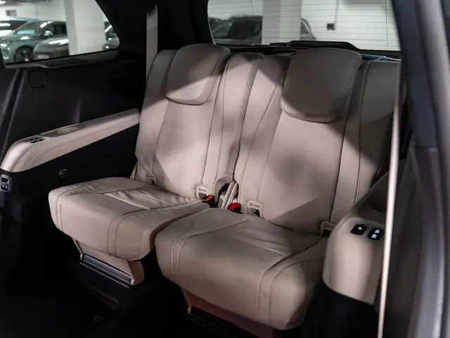 Mercedes-Benz GLS — миниатюра 20
