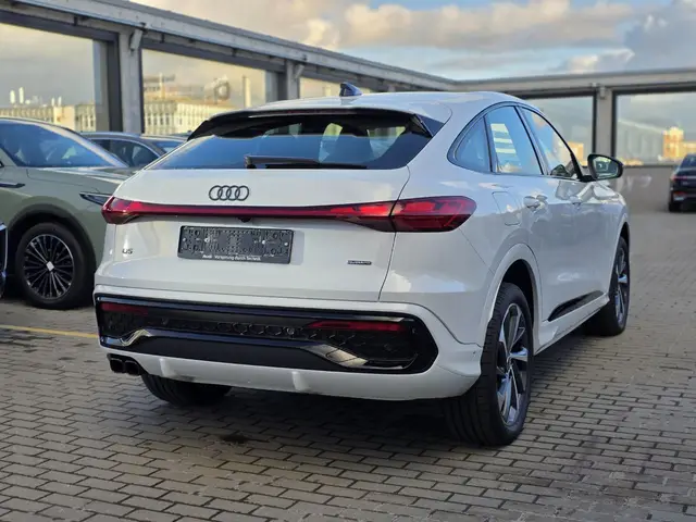 Audi Q5 Sportback — миниатюра 26