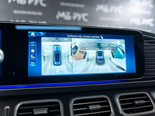 Mercedes-Benz GLE — миниатюра 19