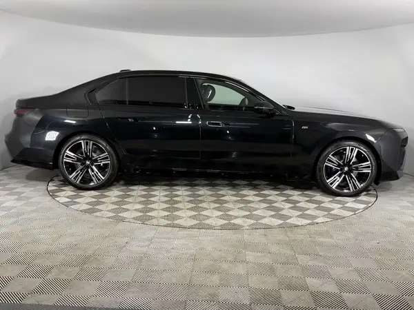 BMW 7 серия — миниатюра 32