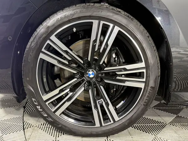 BMW 7 серия — миниатюра 36