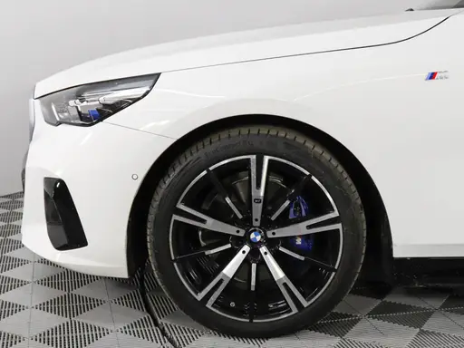 BMW 5 серия — миниатюра 8