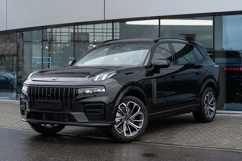Lynk & Co 09 — миниатюра 1
