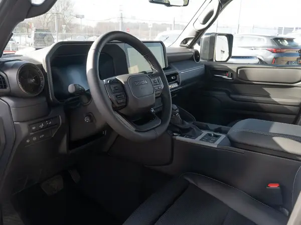Toyota Land Cruiser Prado — миниатюра 18