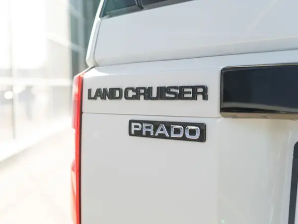Toyota Land Cruiser Prado — миниатюра 12