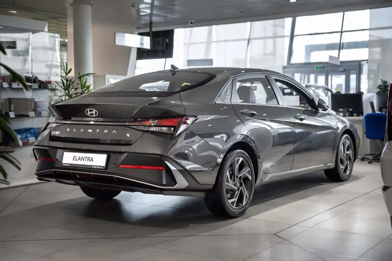 Hyundai Elantra — миниатюра 21