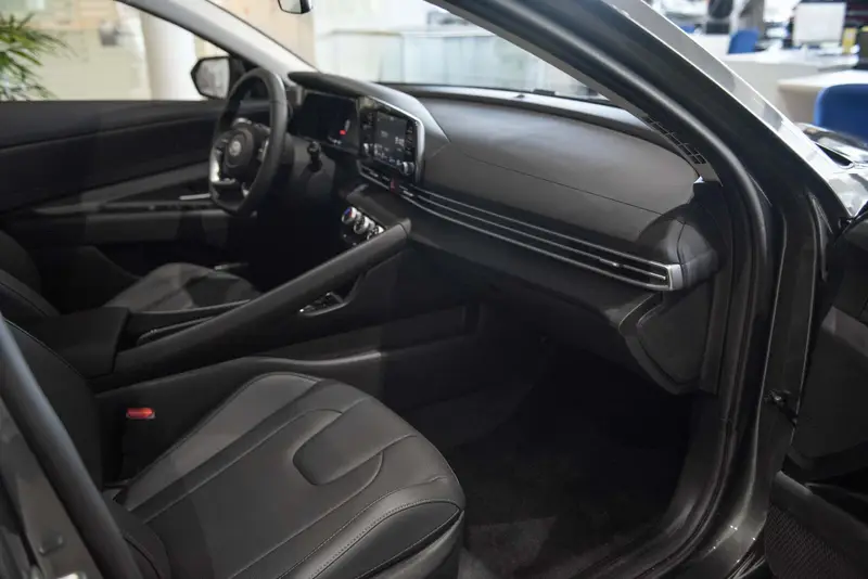 Hyundai Elantra — миниатюра 22