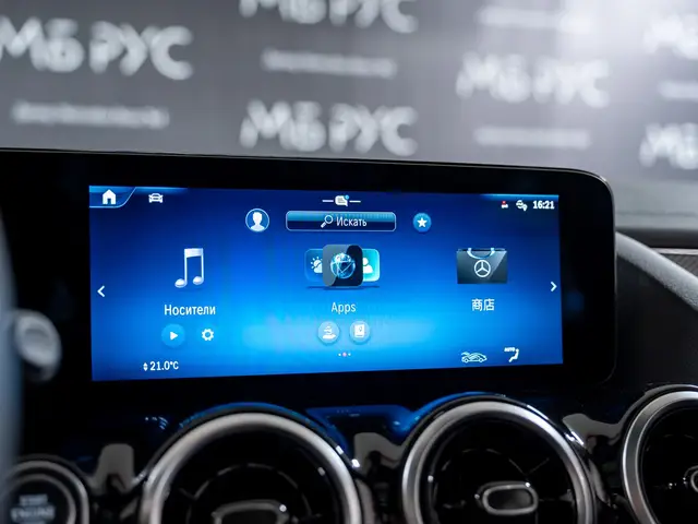 Mercedes-Benz GLA — миниатюра 36