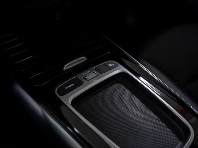 Mercedes-Benz GLA — миниатюра 38