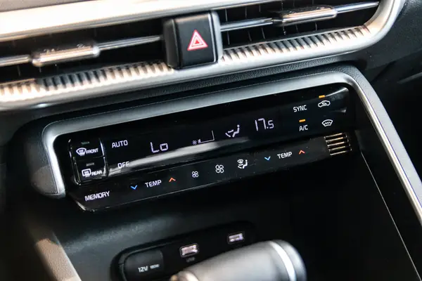 KIA K5 — миниатюра 16