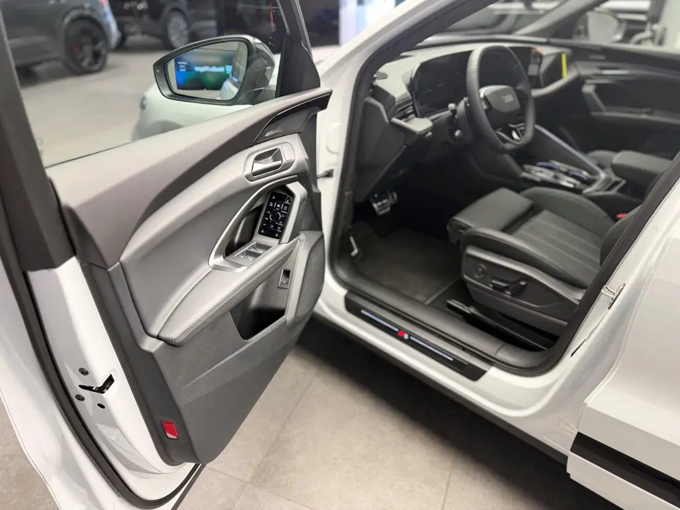Audi Q5 Sportback — миниатюра 40