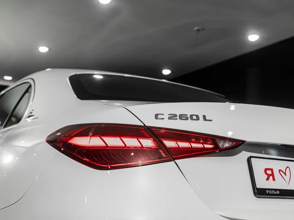 Mercedes-Benz C-Класс — миниатюра 9