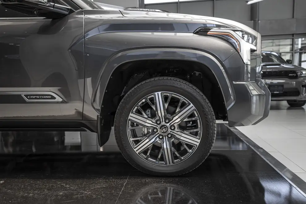 Toyota Tundra — миниатюра 4