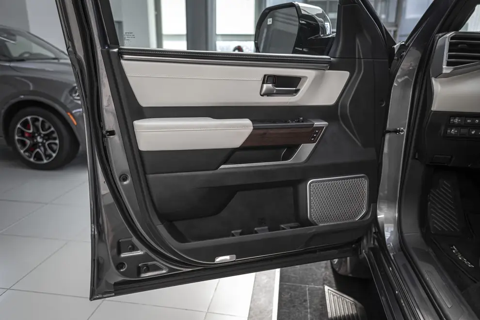 Toyota Tundra — миниатюра 7