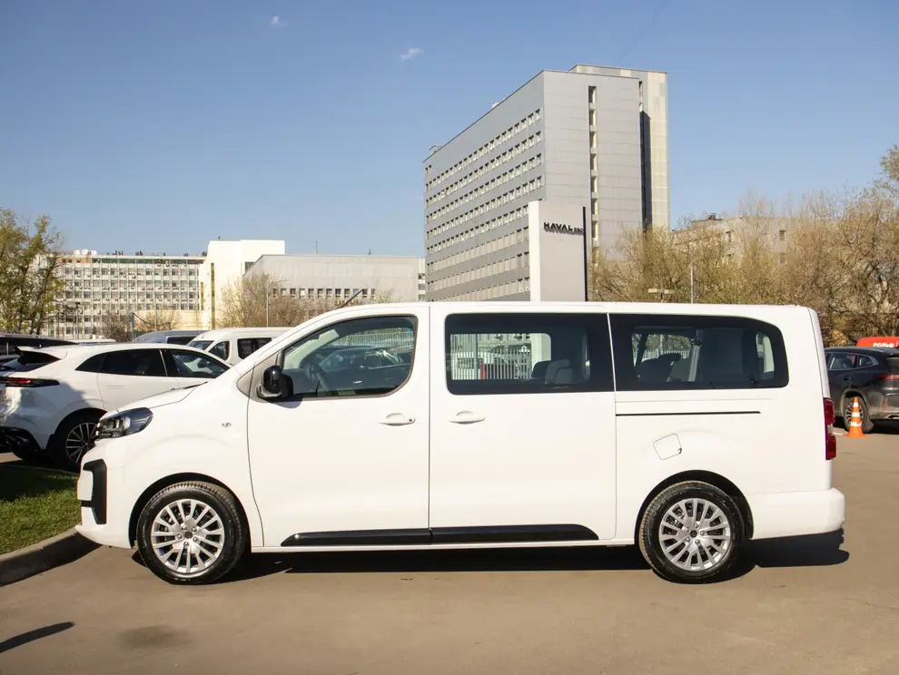 Peugeot Traveller — миниатюра 4