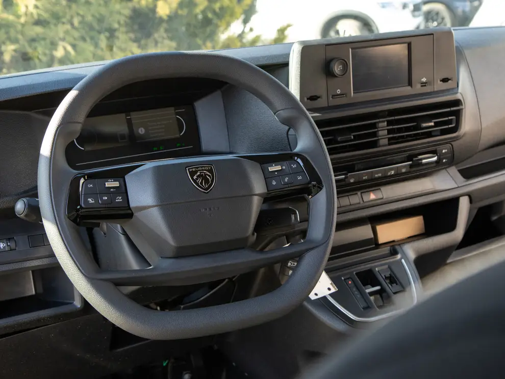Peugeot Traveller — миниатюра 5