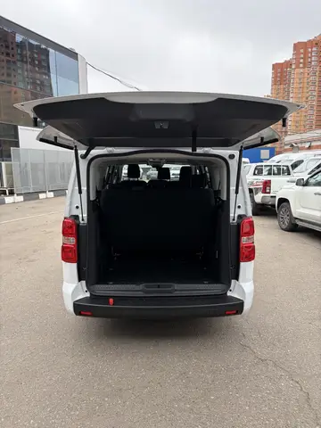 Peugeot Traveller — миниатюра 9