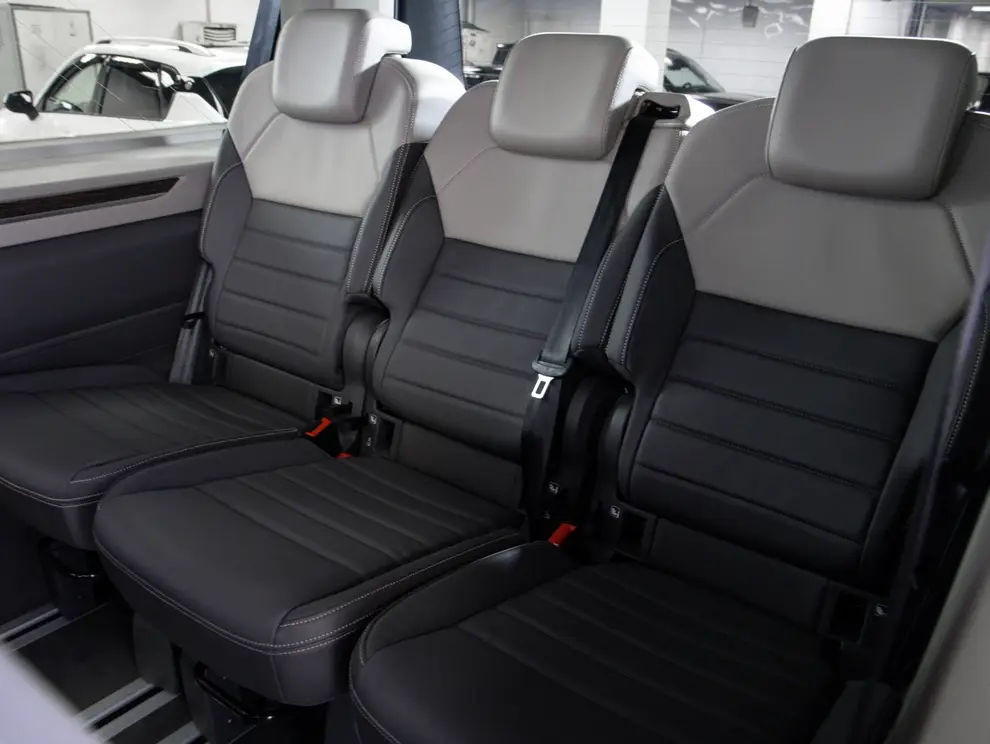 Volkswagen Multivan — миниатюра 10