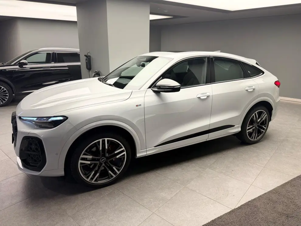 Audi Q5 Sportback — миниатюра 32