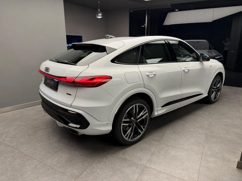 Audi Q5 Sportback — миниатюра 35