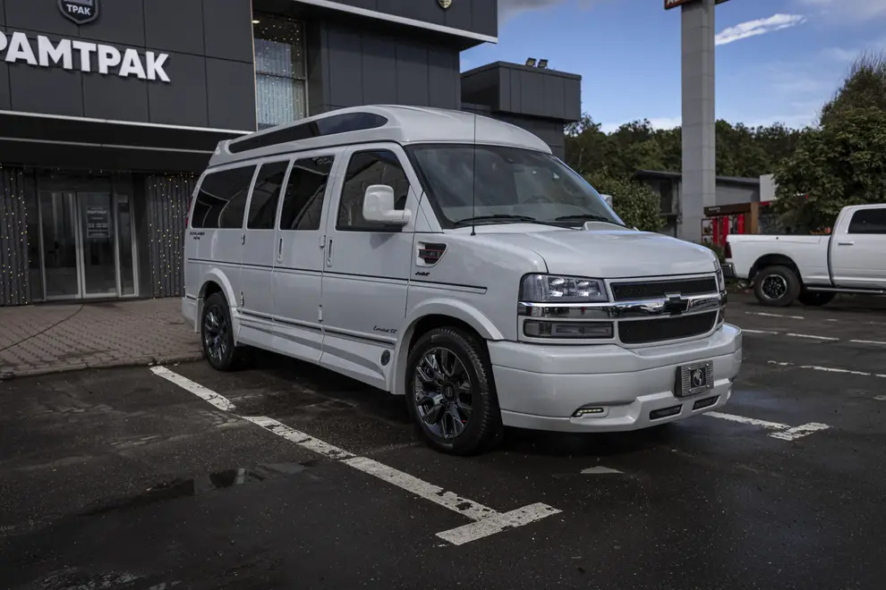 Chevrolet Express — миниатюра 3