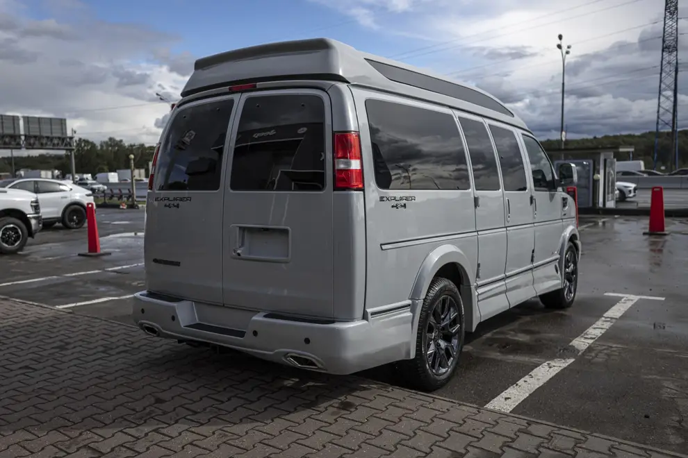 Chevrolet Express — миниатюра 7