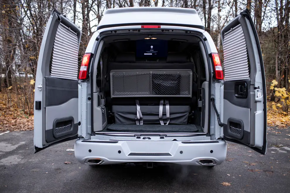 Chevrolet Express — миниатюра 10
