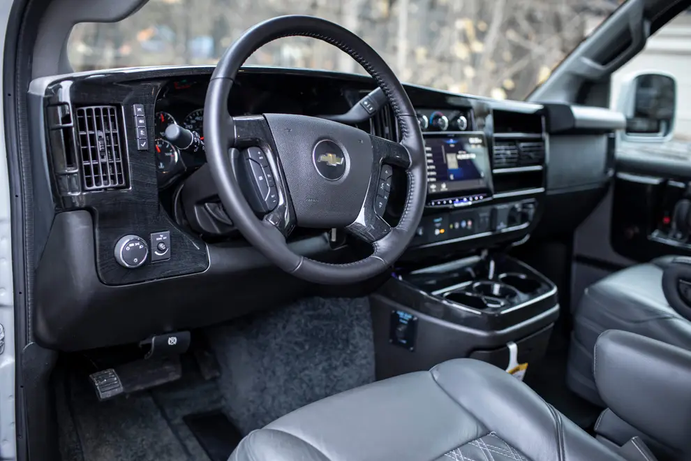 Chevrolet Express — миниатюра 13