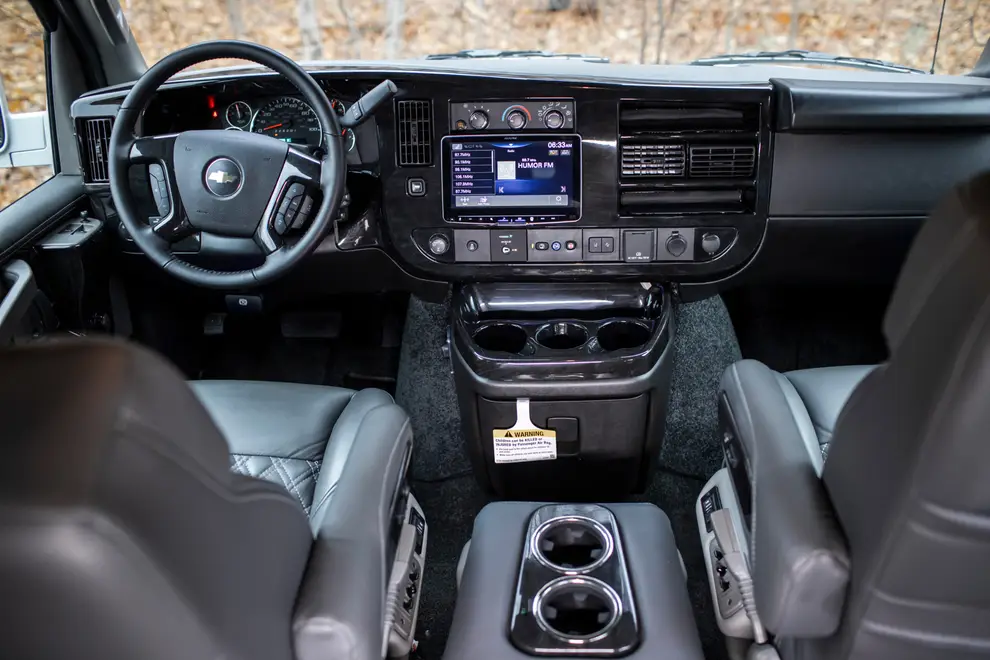 Chevrolet Express — миниатюра 19