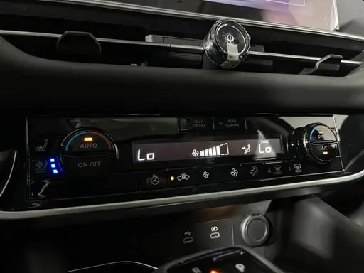 Nissan Pathfinder — миниатюра 19