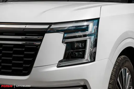 Nissan Patrol — миниатюра 6