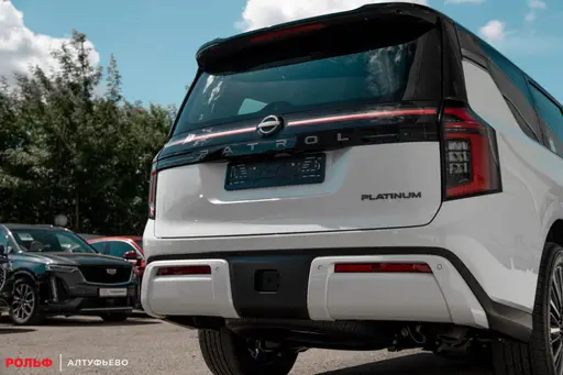 Nissan Patrol — миниатюра 8