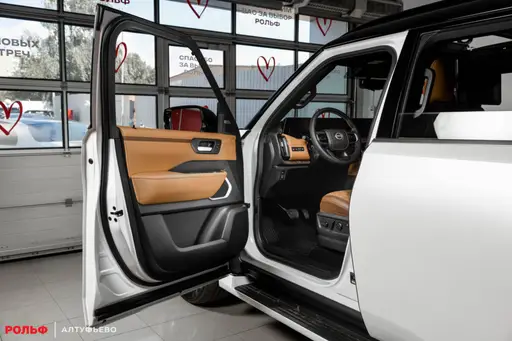 Nissan Patrol — миниатюра 10