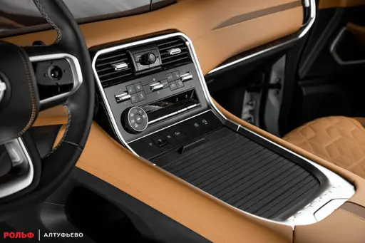 Nissan Patrol — миниатюра 11