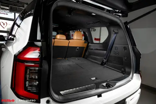 Nissan Patrol — миниатюра 15