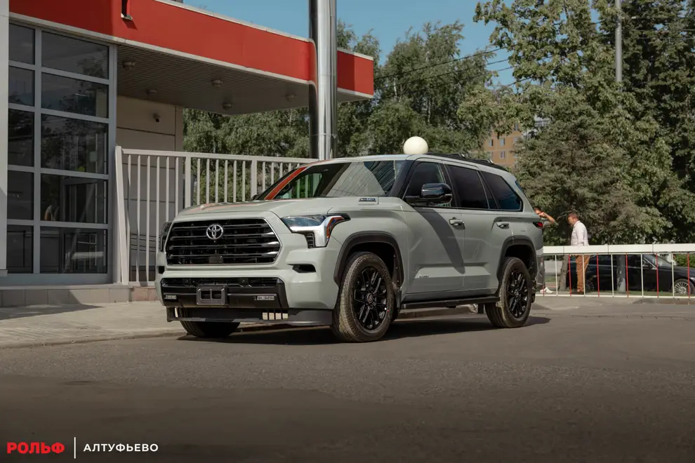 Toyota Sequoia