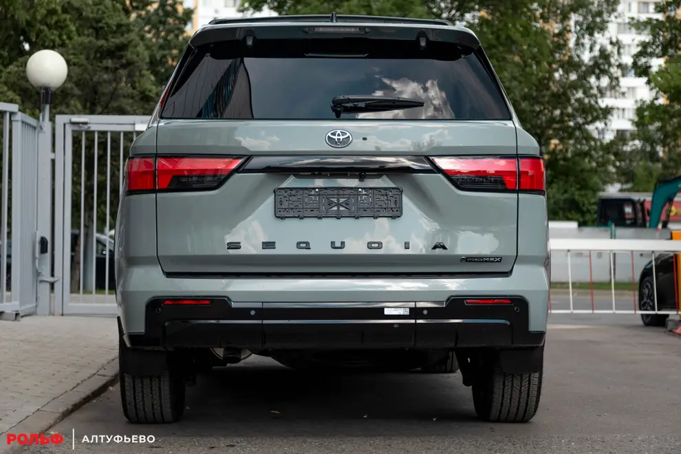 Toyota Sequoia — миниатюра 3